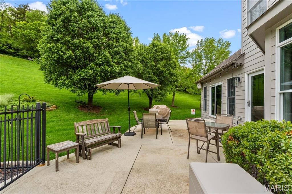 17903 White Robin Court