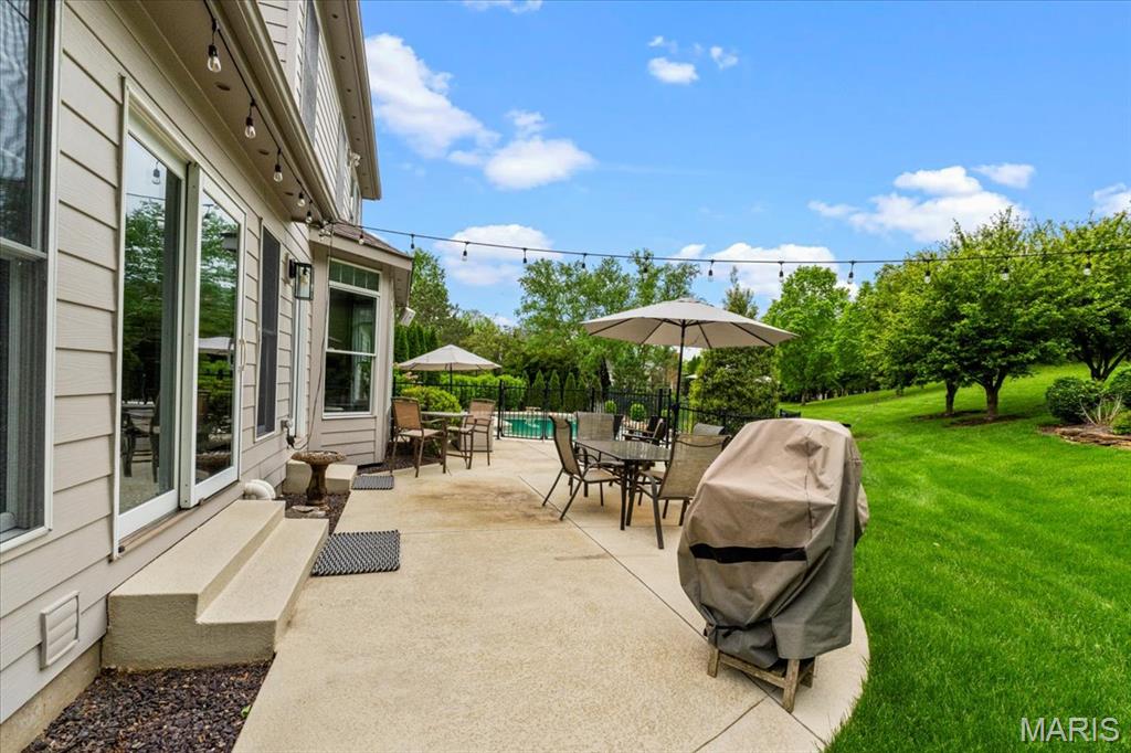 17903 White Robin Court