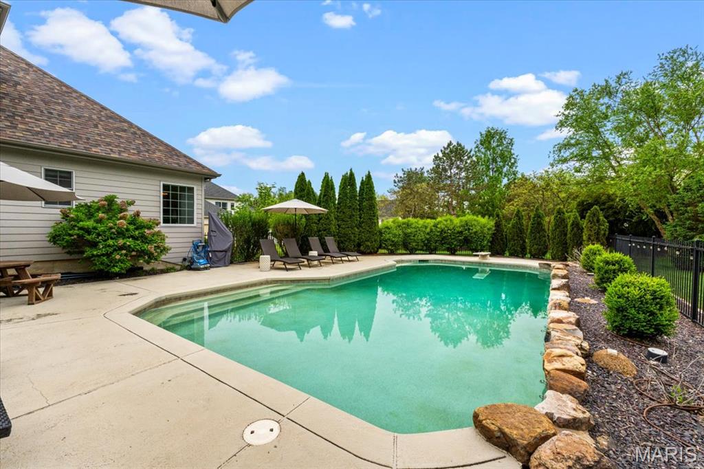 17903 White Robin Court