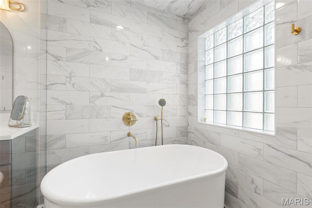 243 Ladue Oaks Drive