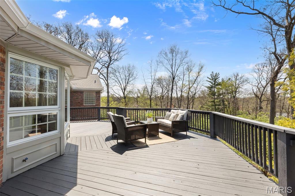 243 Ladue Oaks Drive