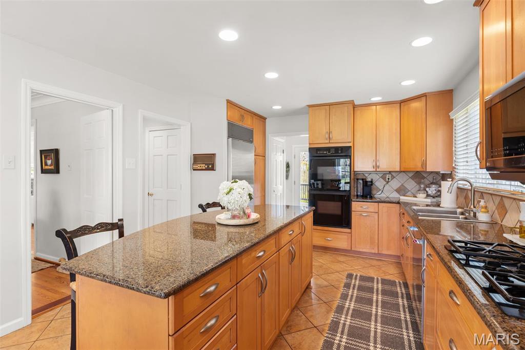 243 Ladue Oaks Drive