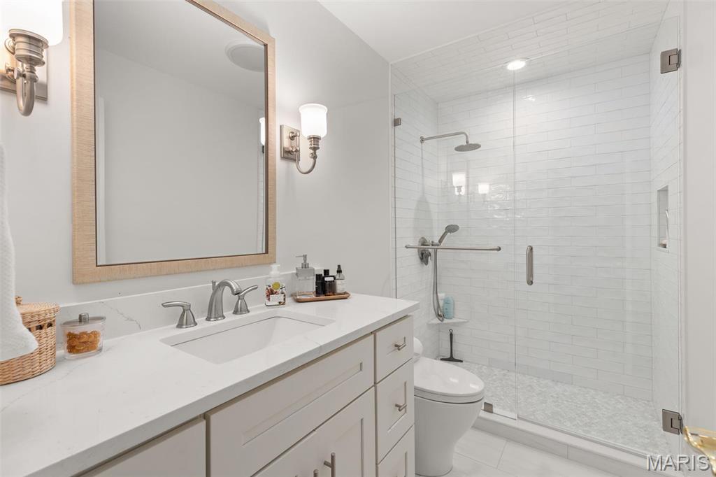 243 Ladue Oaks Drive