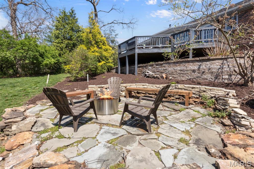 243 Ladue Oaks Drive