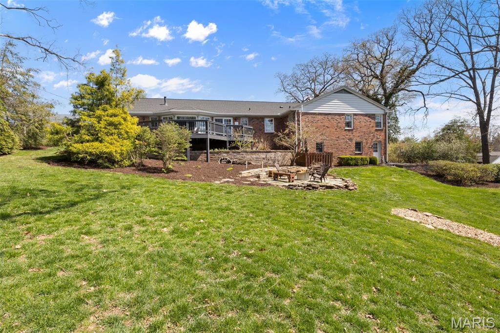 243 Ladue Oaks Drive