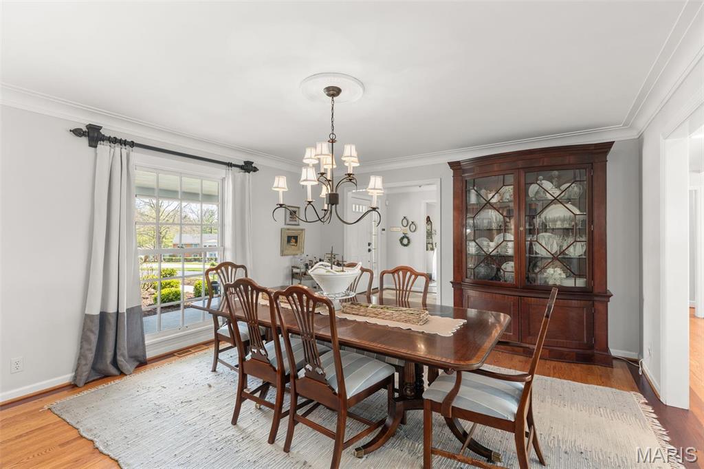 243 Ladue Oaks Drive