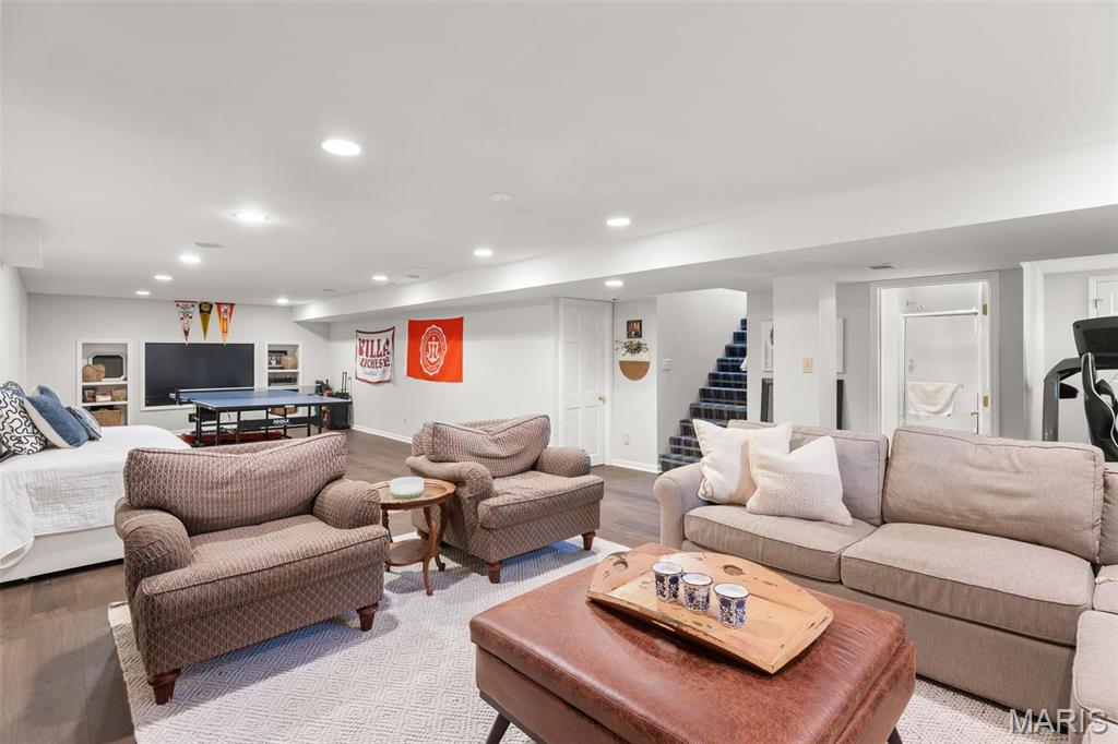 243 Ladue Oaks Drive