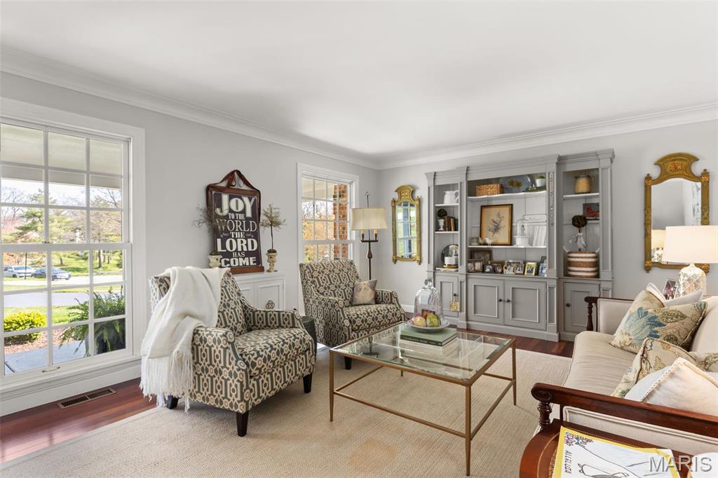 243 Ladue Oaks Drive