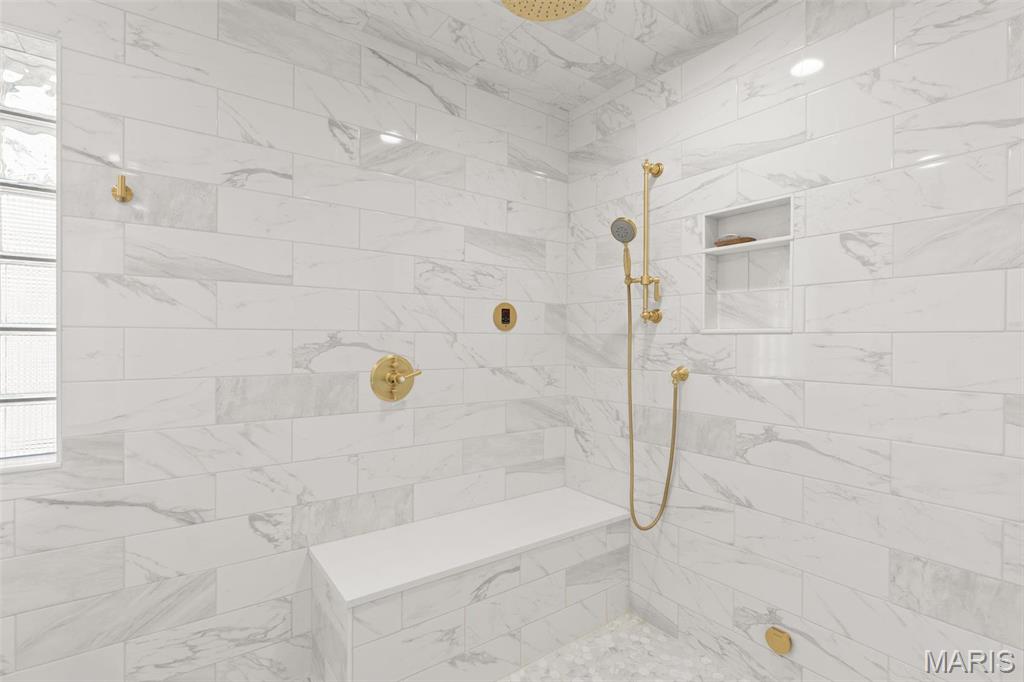 243 Ladue Oaks Drive