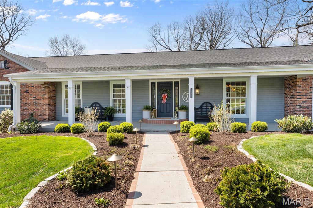 243 Ladue Oaks Drive