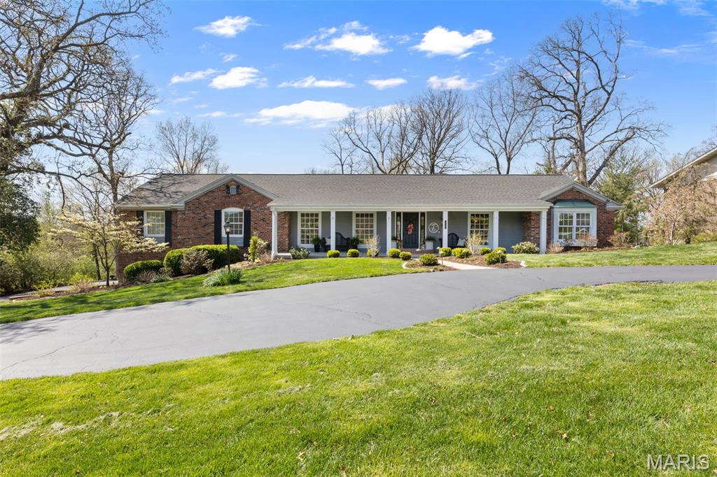 243 Ladue Oaks Drive