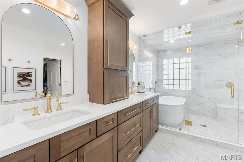 243 Ladue Oaks Drive