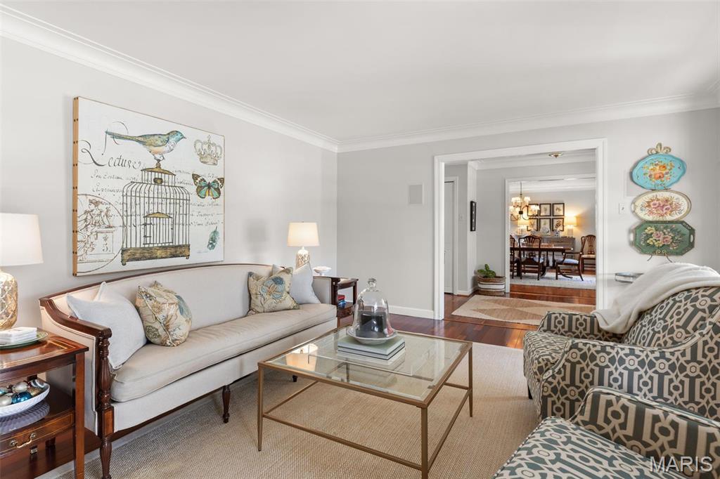 243 Ladue Oaks Drive