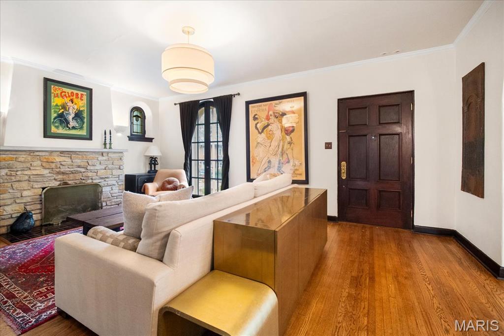 7201 Waterman Avenue