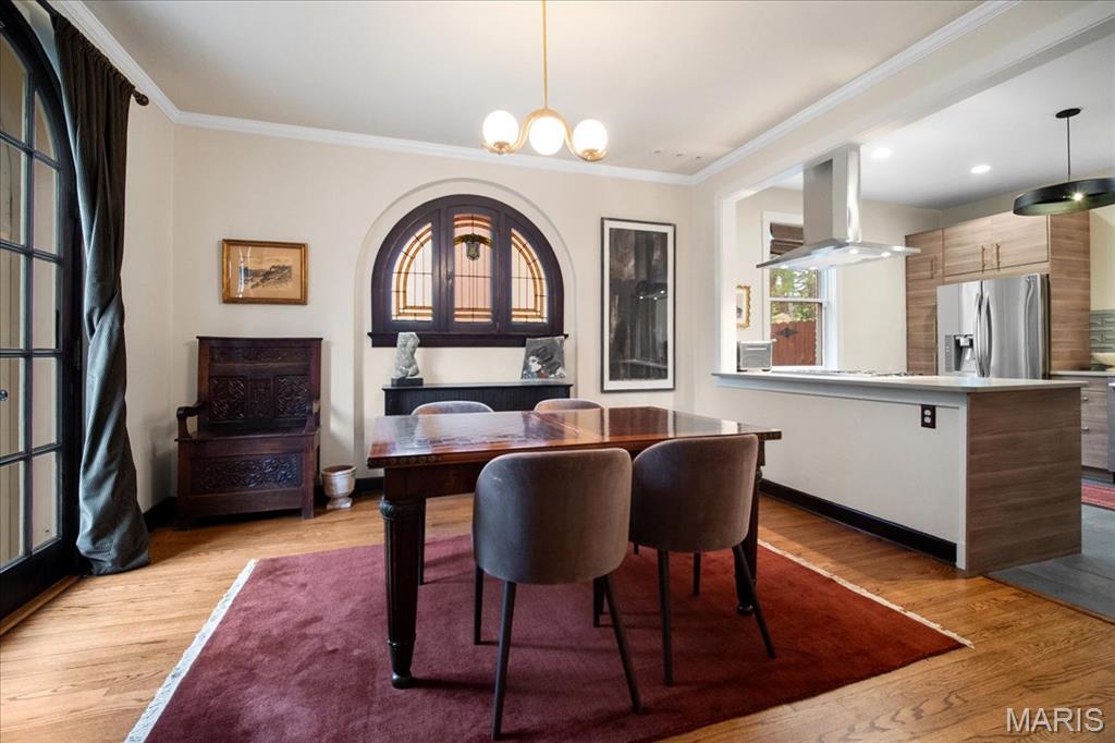 7201 Waterman Avenue