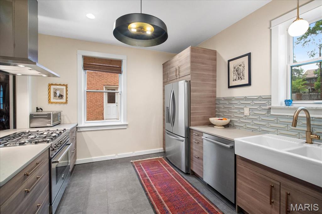 7201 Waterman Avenue