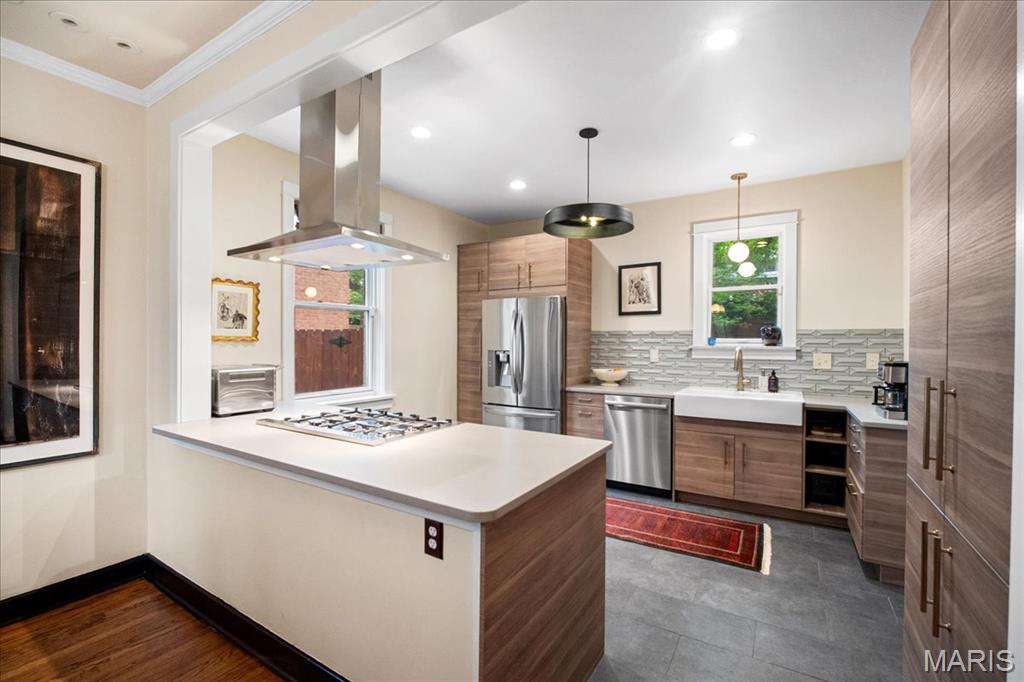 7201 Waterman Avenue