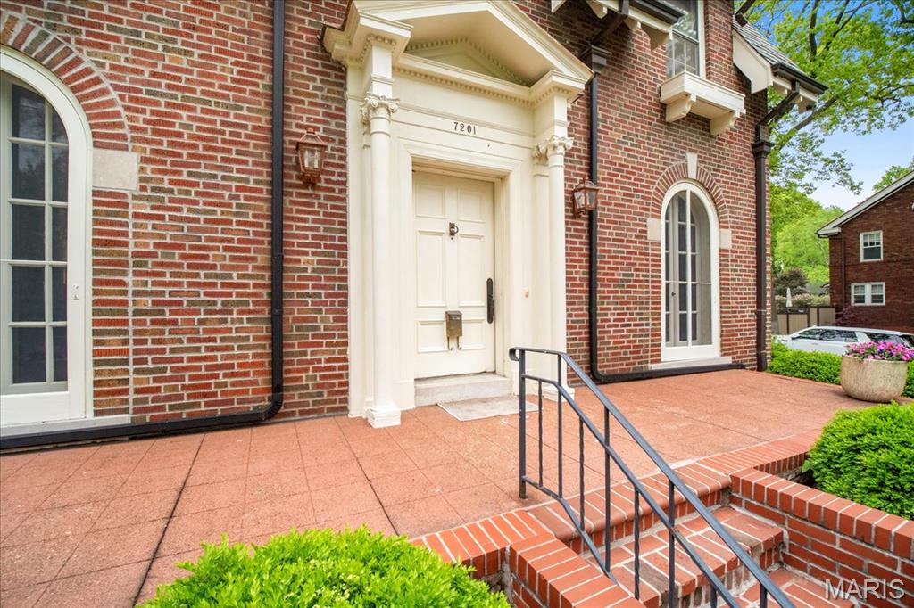 7201 Waterman Avenue