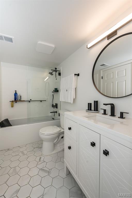 950 E East Rue De La Banque Unit: 118