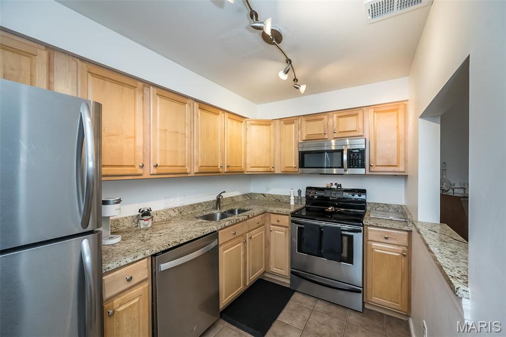 950 E East Rue De La Banque Unit: 118