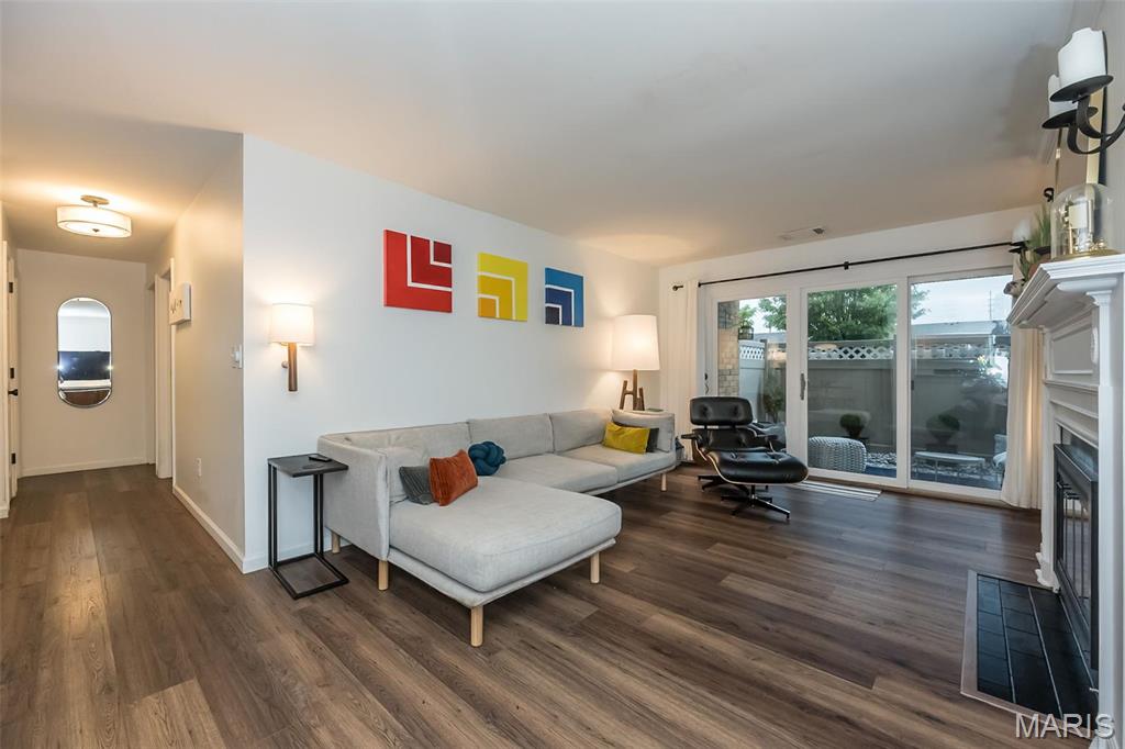 950 E East Rue De La Banque Unit: 118