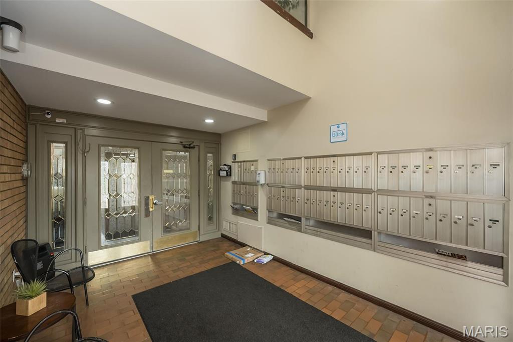 950 E East Rue De La Banque Unit: 118