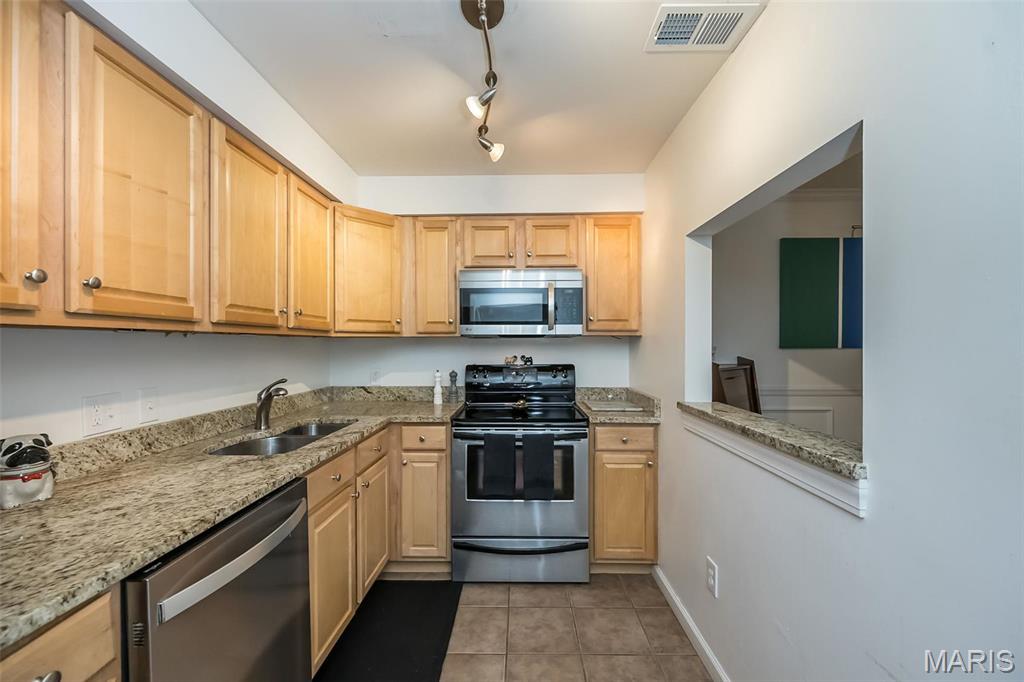 950 E East Rue De La Banque Unit: 118