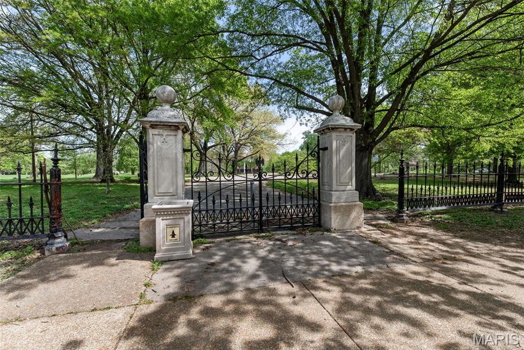 2056 Lafayette Avenue Unit: 1W