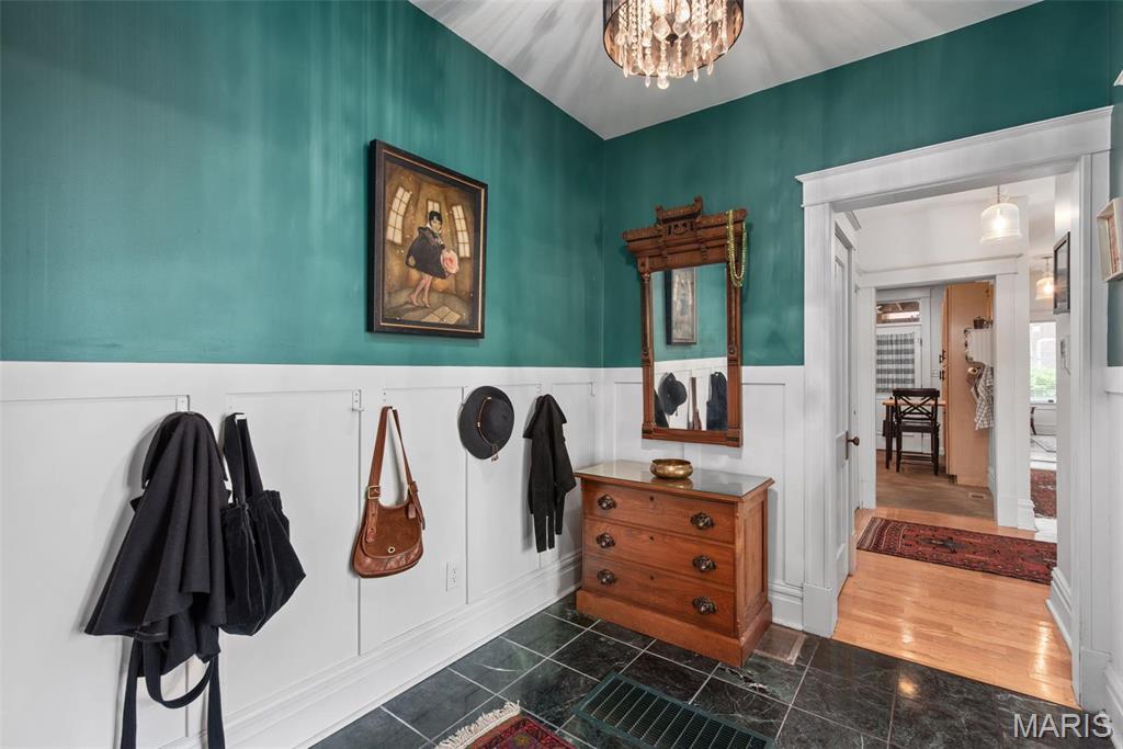 2056 Lafayette Avenue Unit: 1W