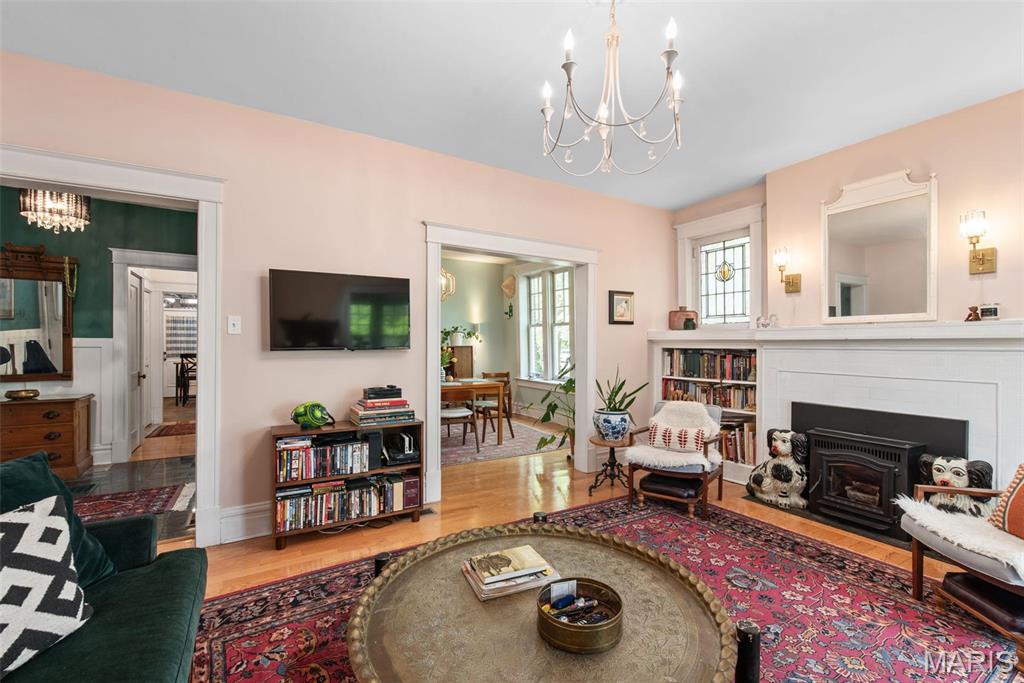 2056 Lafayette Avenue Unit: 1W