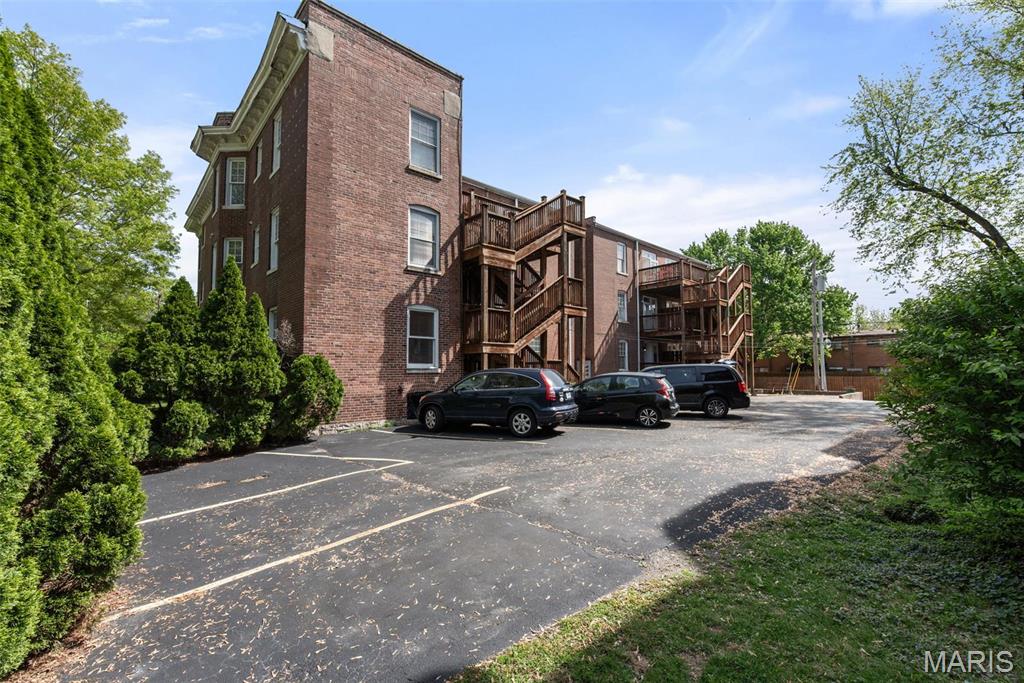 2056 Lafayette Avenue Unit: 1W