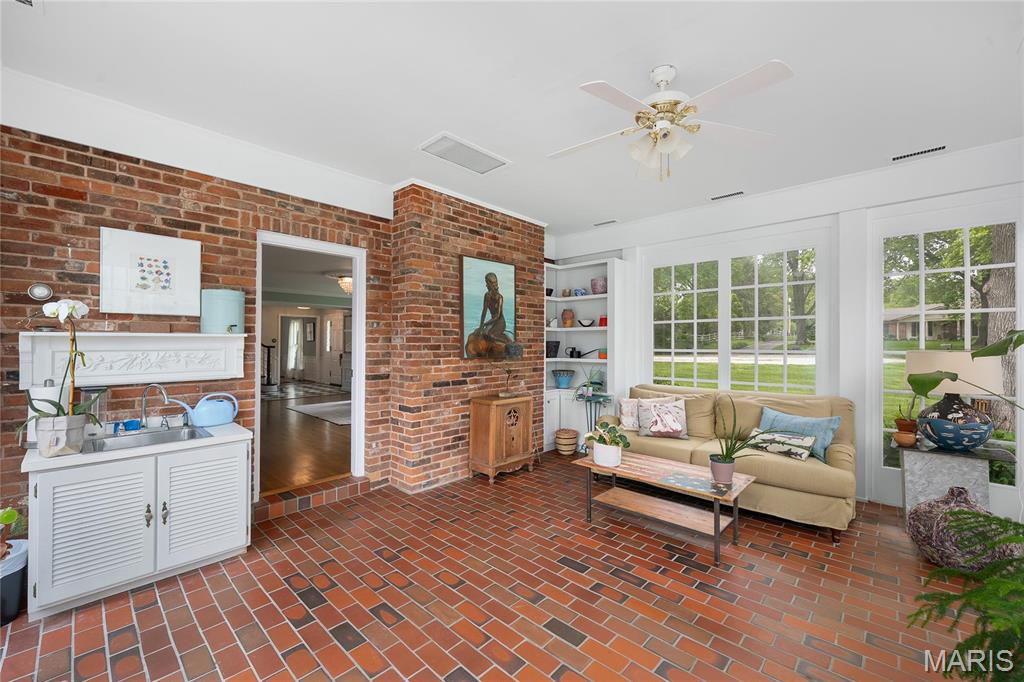 410 Steeplechase Lane