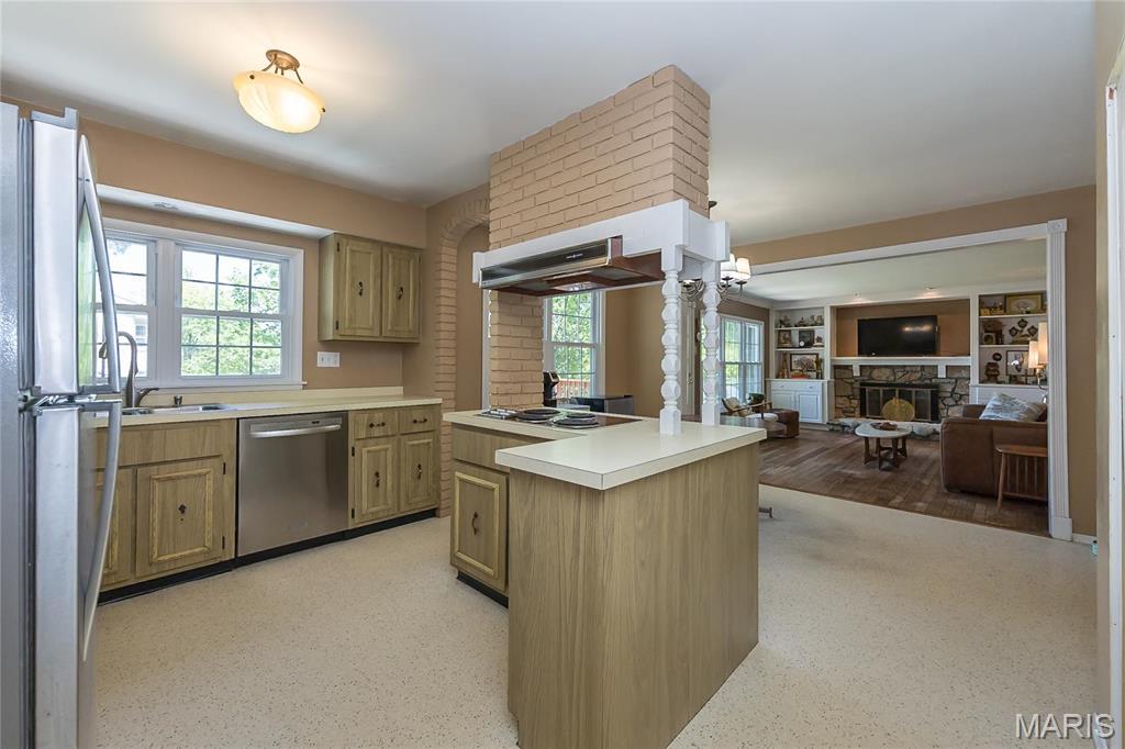 293 Oakleigh Woods Drive