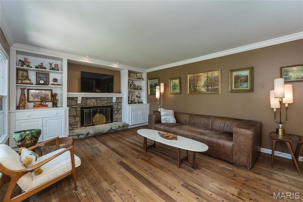 293 Oakleigh Woods Drive