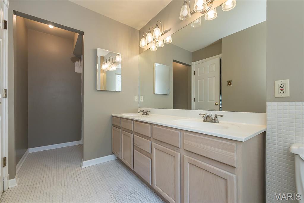 293 Oakleigh Woods Drive