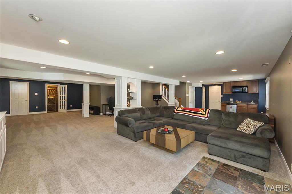 293 Oakleigh Woods Drive