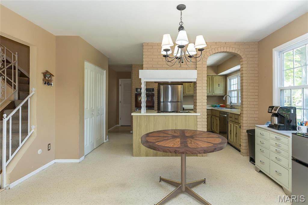 293 Oakleigh Woods Drive