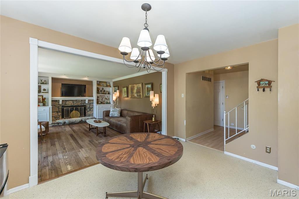 293 Oakleigh Woods Drive