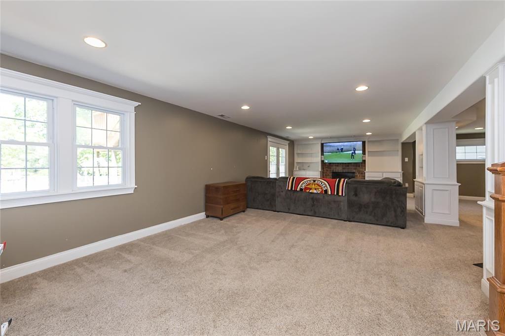 293 Oakleigh Woods Drive