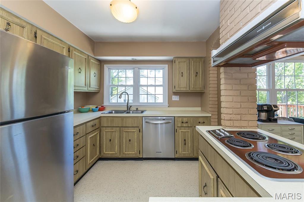 293 Oakleigh Woods Drive