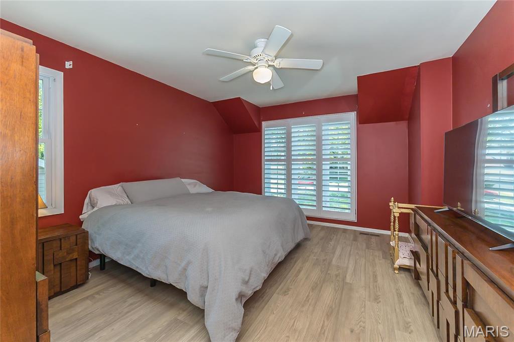 293 Oakleigh Woods Drive