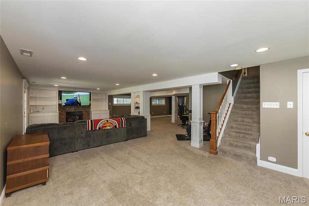 293 Oakleigh Woods Drive