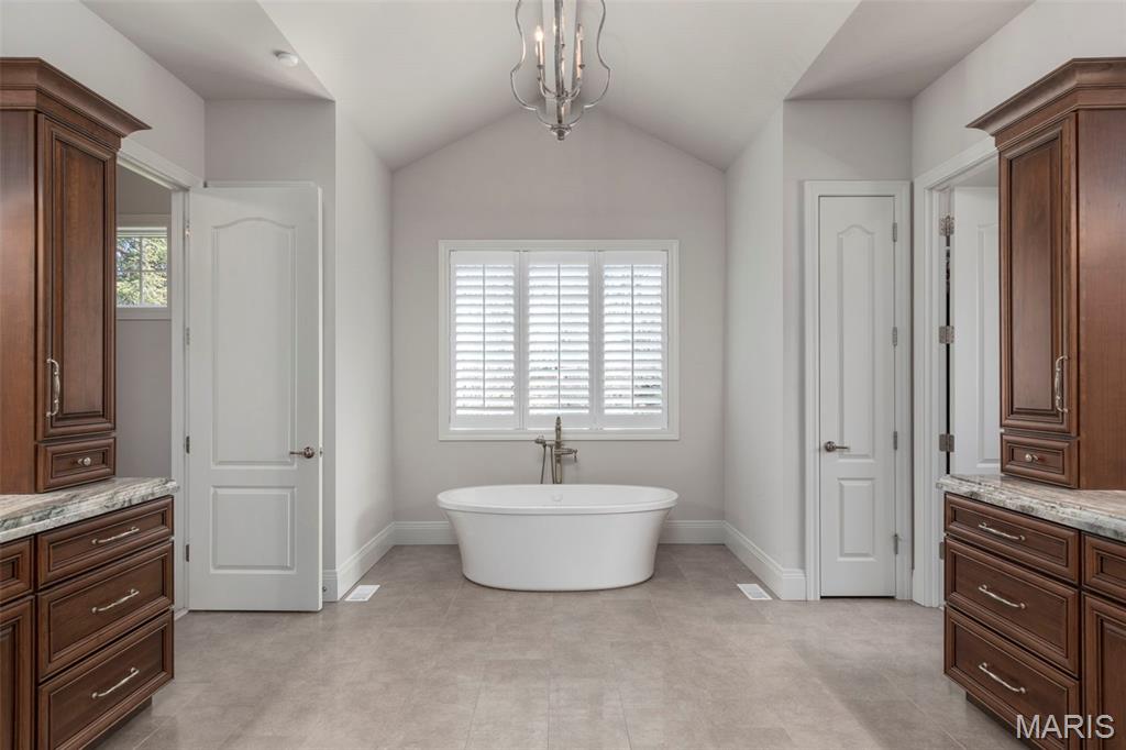 17283 Courtyard Mill Lane