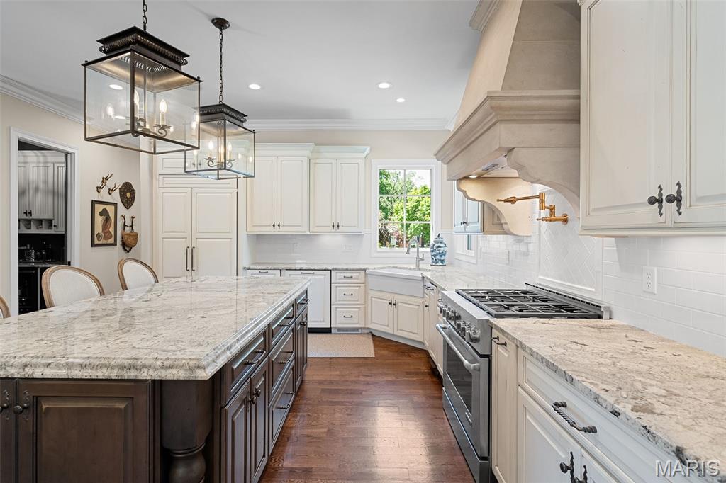 611 Hickory Lane