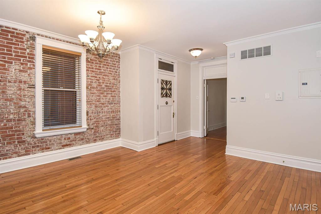 382 N Taylor Unit: 1W