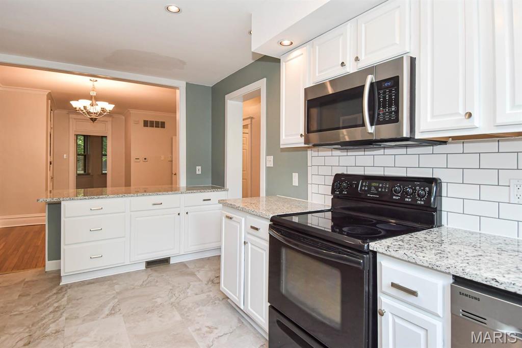 382 N Taylor Unit: 1W