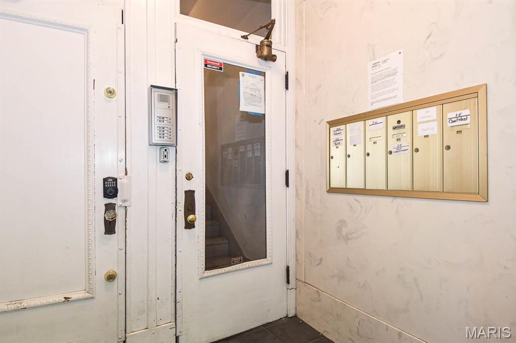 382 N Taylor Unit: 1W