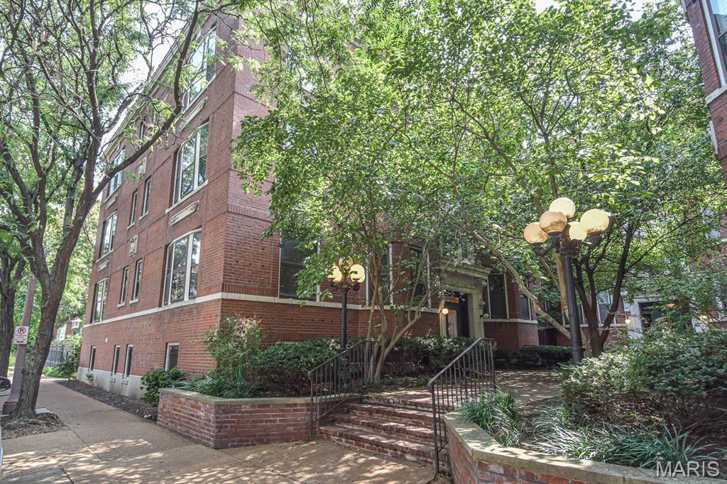 382 N Taylor Unit: 1W