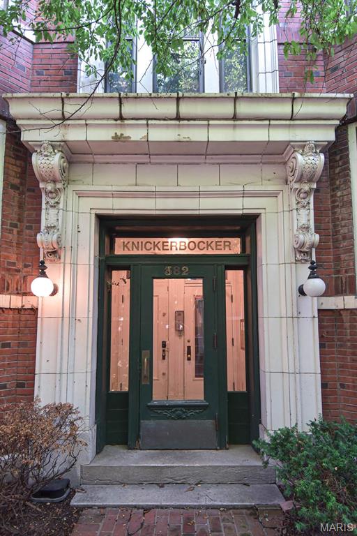 382 N Taylor Unit: 1W