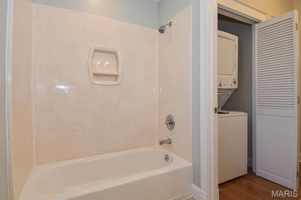 382 N Taylor Unit: 1W